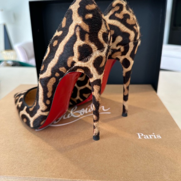Christian Louboutin So Kate Leopard - Picture 8 of 14